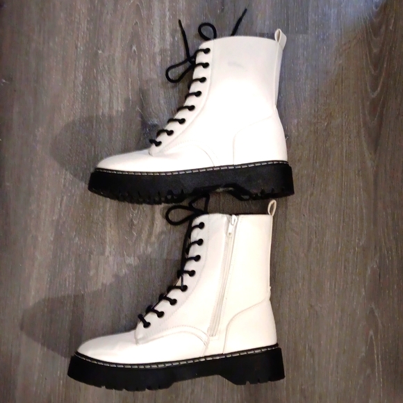 Forever 21 Combat Boots White 7.5 - Picture 2 of 9